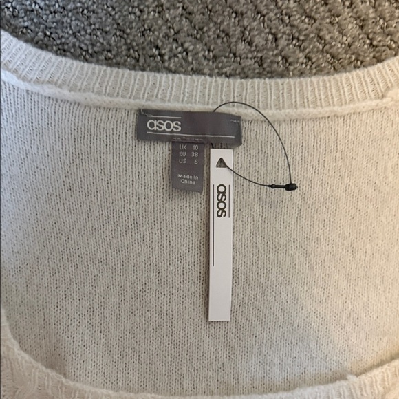 Elegant Cream dress with balloon sleeves - Picture 3 of 4